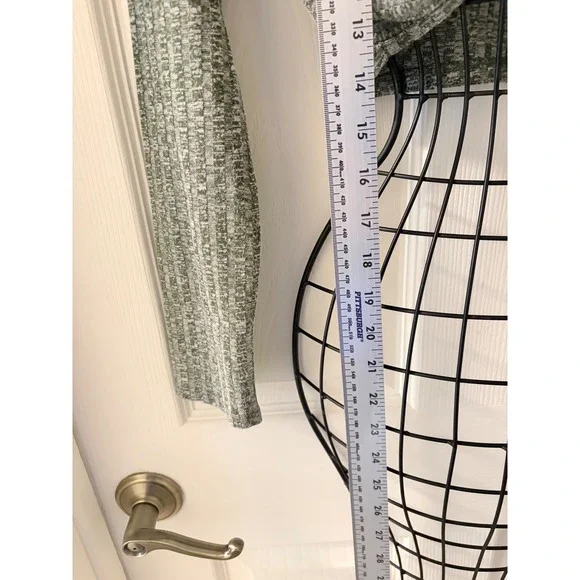 Chocolate Olive Green Ribbed Twist Front Crop Top Womens L Long Sleeve Stretch - Picture 6 of 7